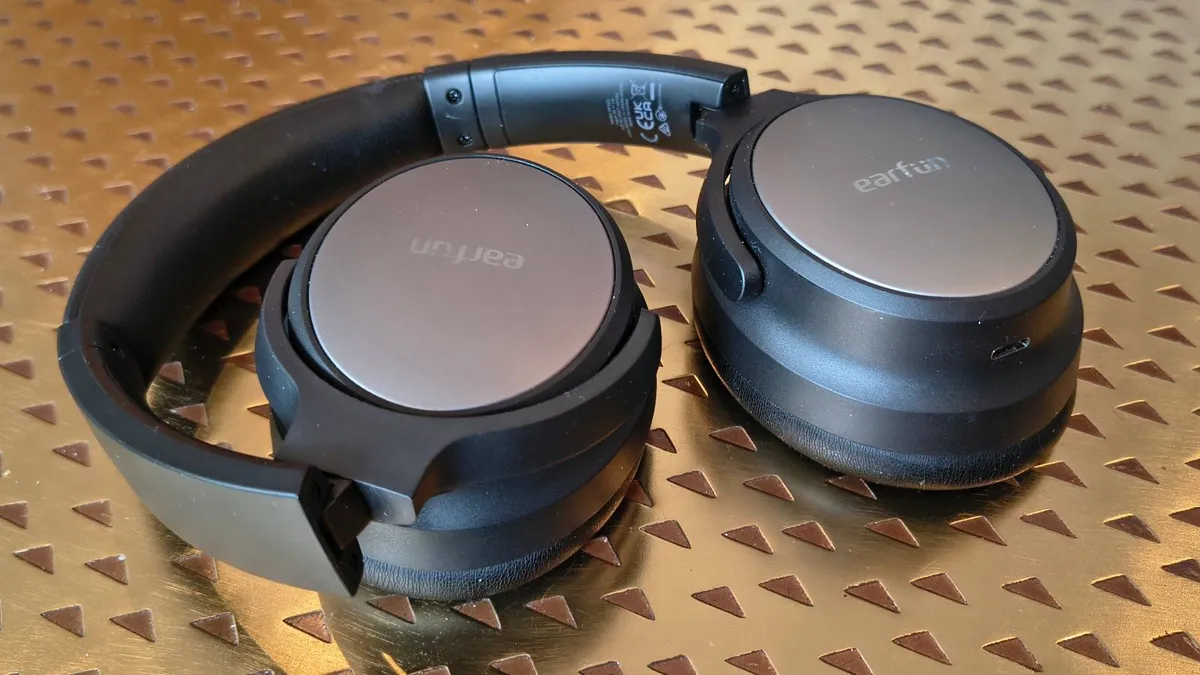 Обзор наушников Earfun Tune Pro: долгая работа, плохой звук картинка Earfun Tune Pro