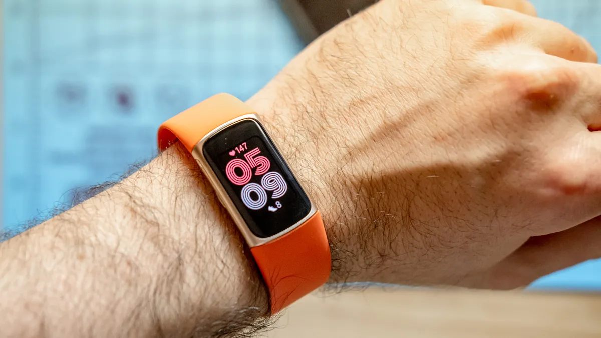 фитнес-трекер