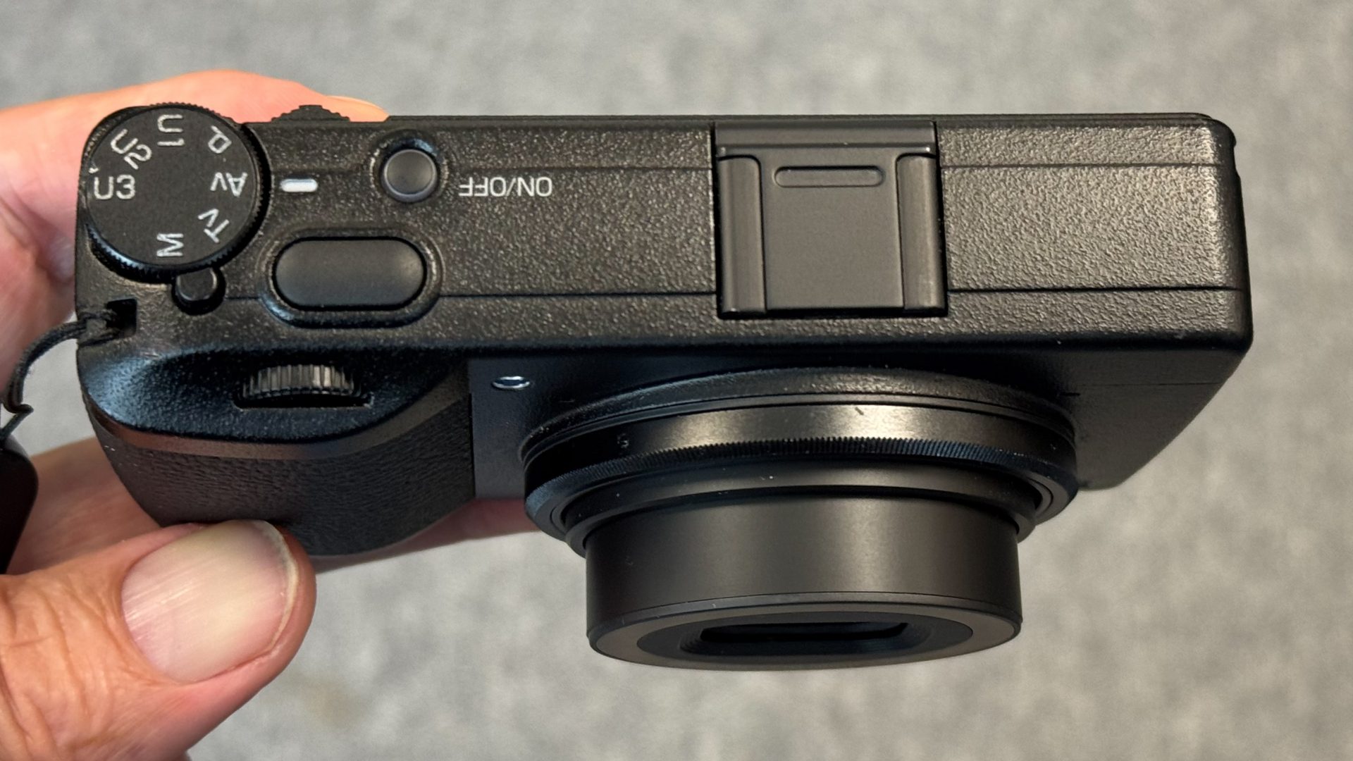 Пленка, беззеркалки и даже iPhone: Что купить вместо переоцененных компактов фото