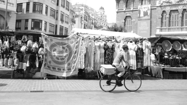 Обзор Fujifilm X-E5: идеальная альтернатива X100VI фото