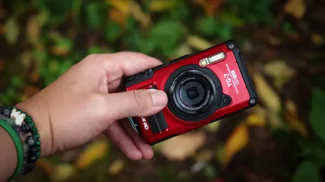 Я профессиональный фотограф, но влюбился в компактную камеру OM System Tough TG-7 3