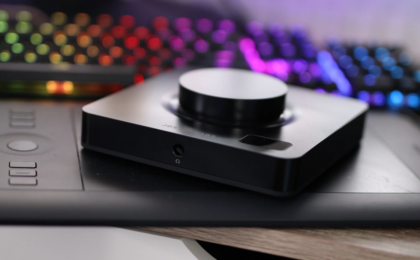 Обзор JDS Labs Element III MK2: чистая музыка, мощная подача картинка JDS Labs Element III MK2