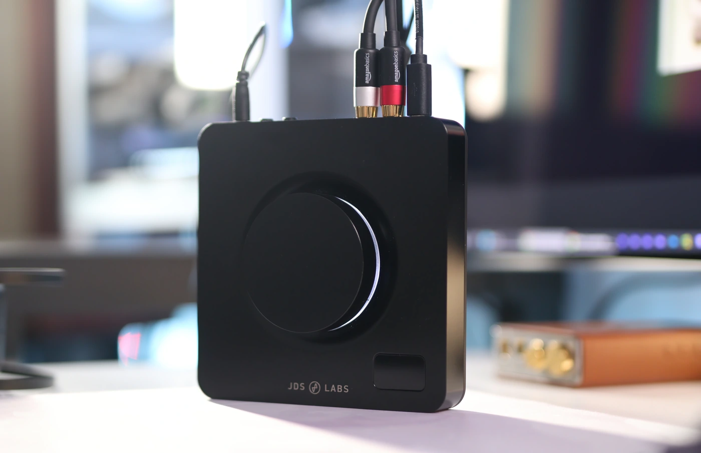 Обзор JDS Labs Element III MK2: чистая музыка, мощная подача картинка JDS Labs Element III MK2