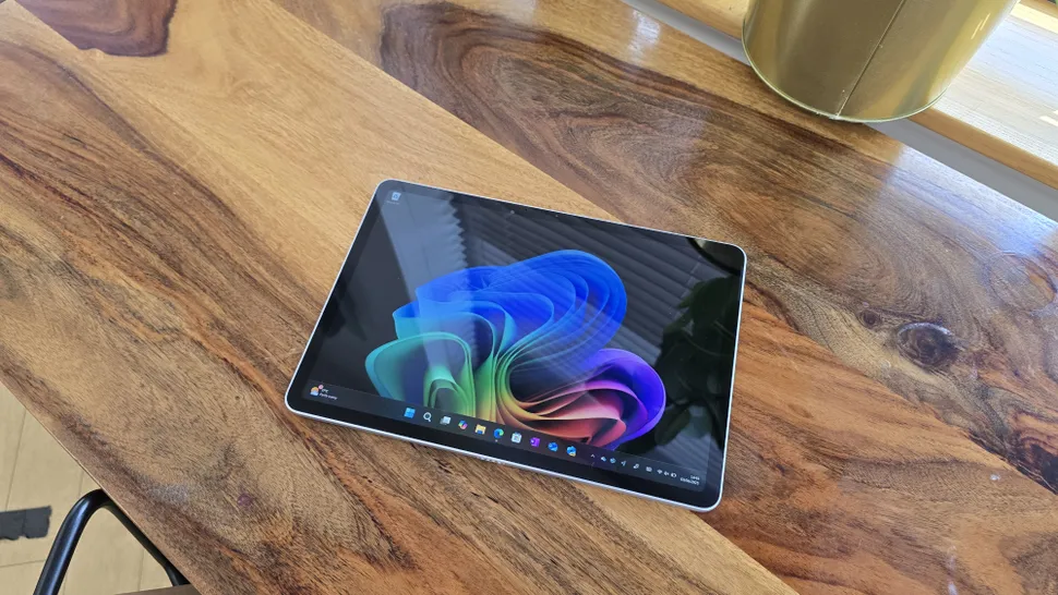 Microsoft Surface Pro 12 (2025)