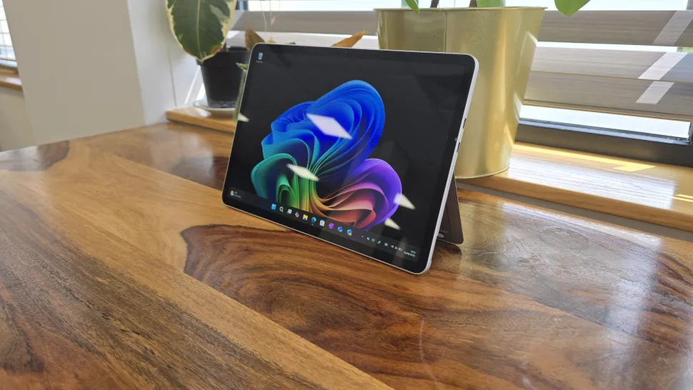 Microsoft Surface Pro 12 (2025)