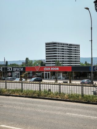 Motorola Edge (2025) против Motorola Edge (2024)