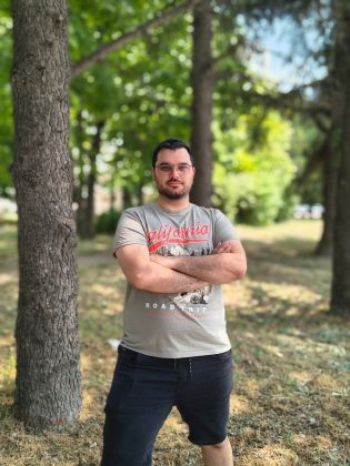 Motorola Edge (2025) против Motorola Edge (2024)