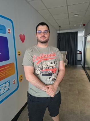 Motorola Edge (2025) против Motorola Edge (2024)