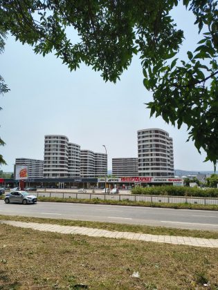 Motorola Edge (2025) против Motorola Edge (2024)