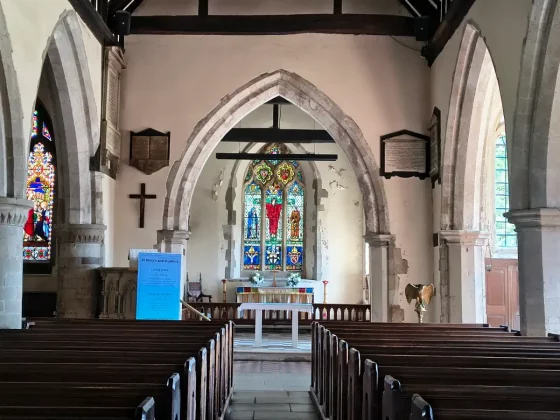 Обзор Motorola Edge 60: застрял посередине фото