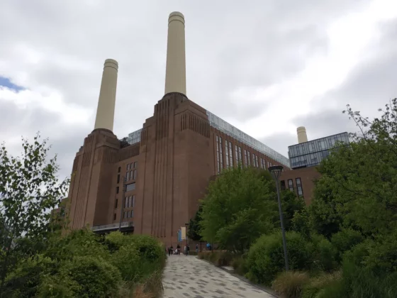 Обзор Motorola Edge 60 Pro: один из красивейших телефонов года фото