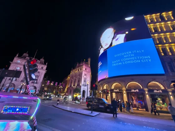 Обзор Motorola Edge 60 Pro: о такой внешности флагманы только мечтают фото