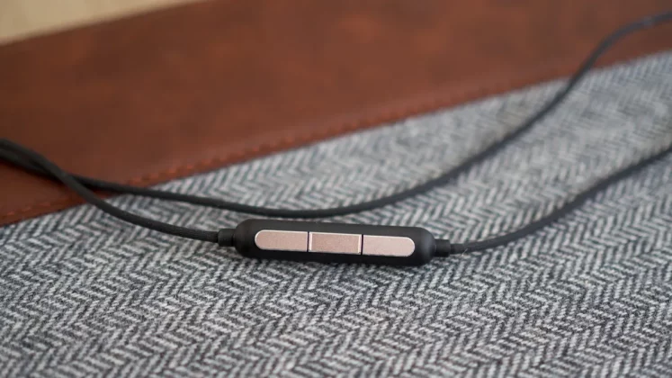 наушники-вкладыши