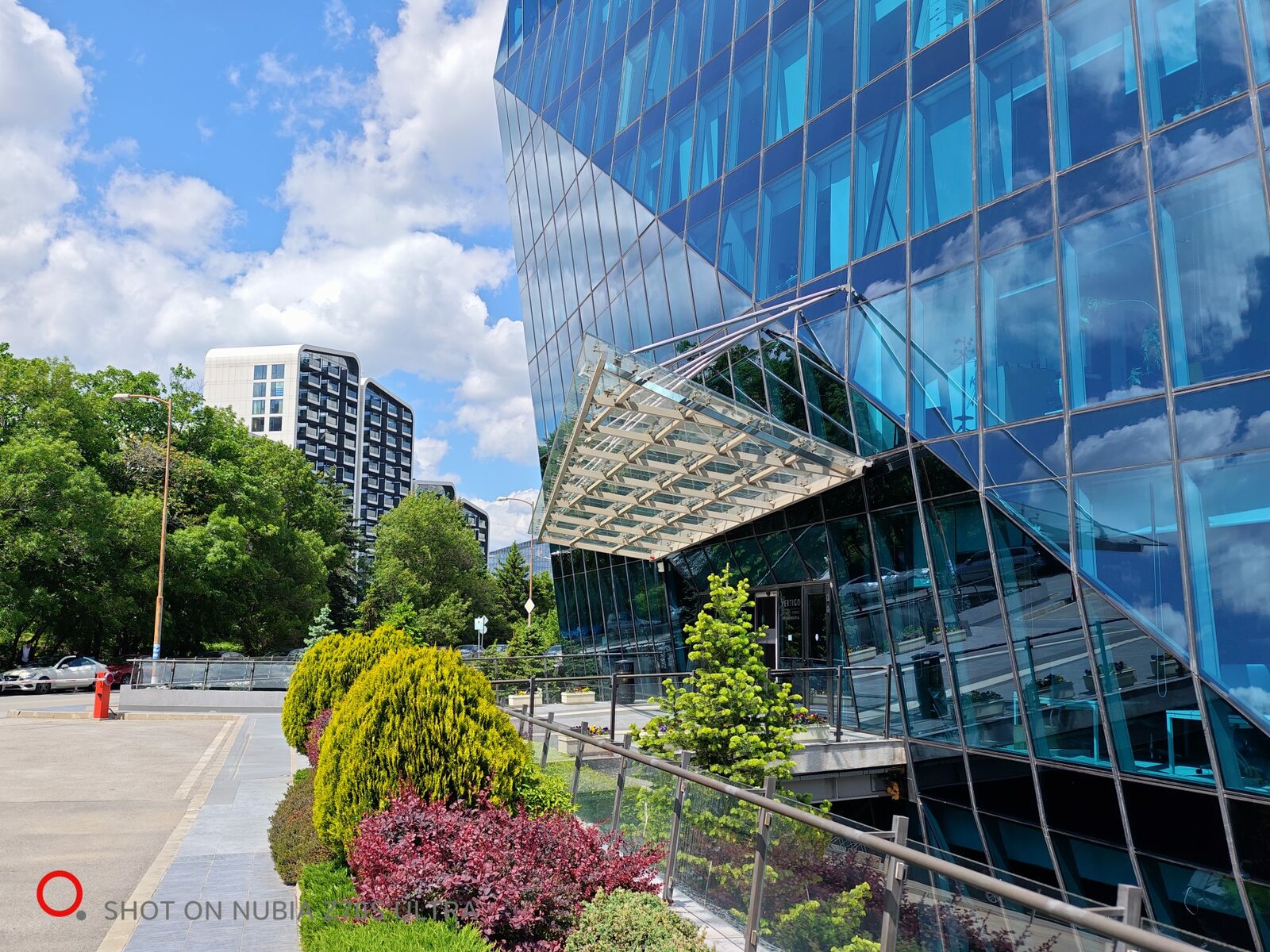 Nubia Z70S Ultra: обзор флагмана с улучшенной камерой картинка nubia Z70S Ultra