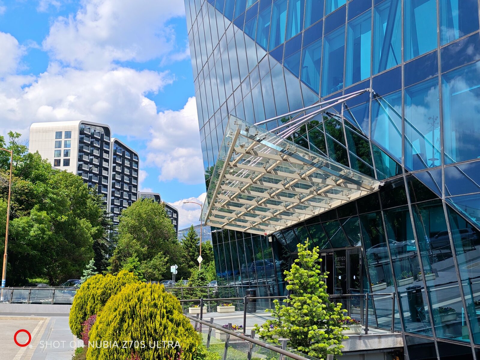 Nubia Z70S Ultra: обзор флагмана с улучшенной камерой картинка nubia Z70S Ultra