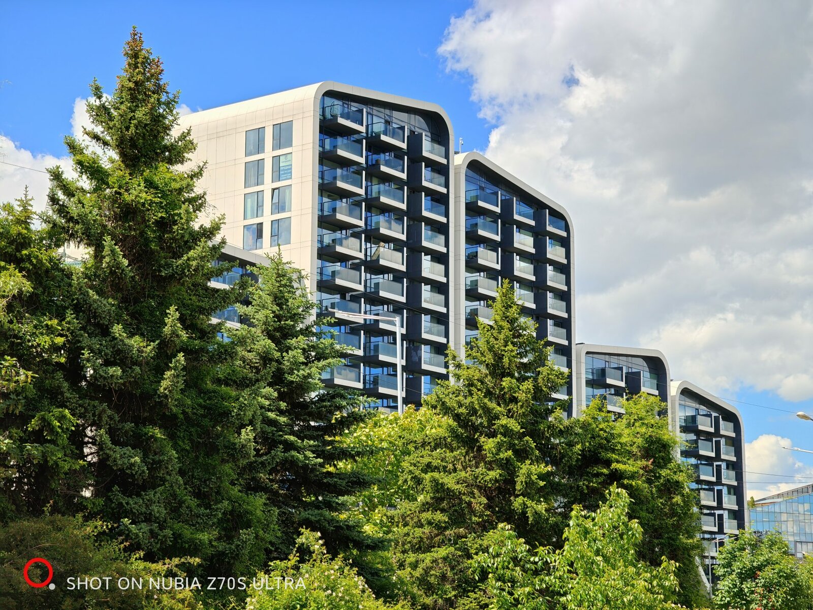 Nubia Z70S Ultra: обзор флагмана с улучшенной камерой картинка nubia Z70S Ultra