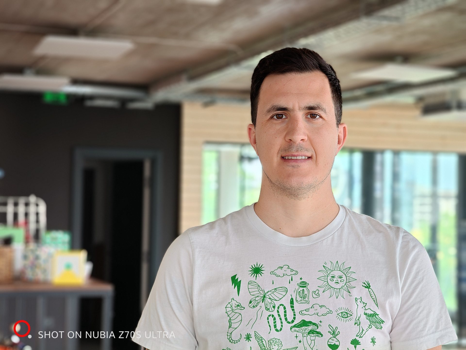 Nubia Z70S Ultra: обзор флагмана с улучшенной камерой картинка Nubia Z70S Ultra: обзор флагмана с улучшенной камерой фото