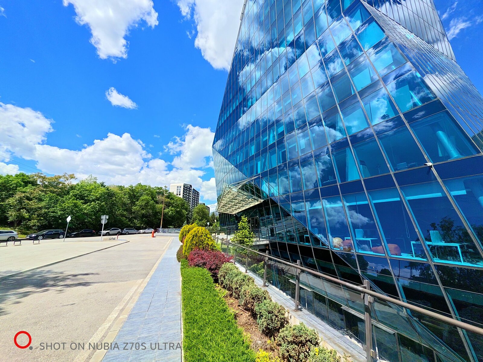 Nubia Z70S Ultra: обзор флагмана с улучшенной камерой картинка nubia Z70S Ultra