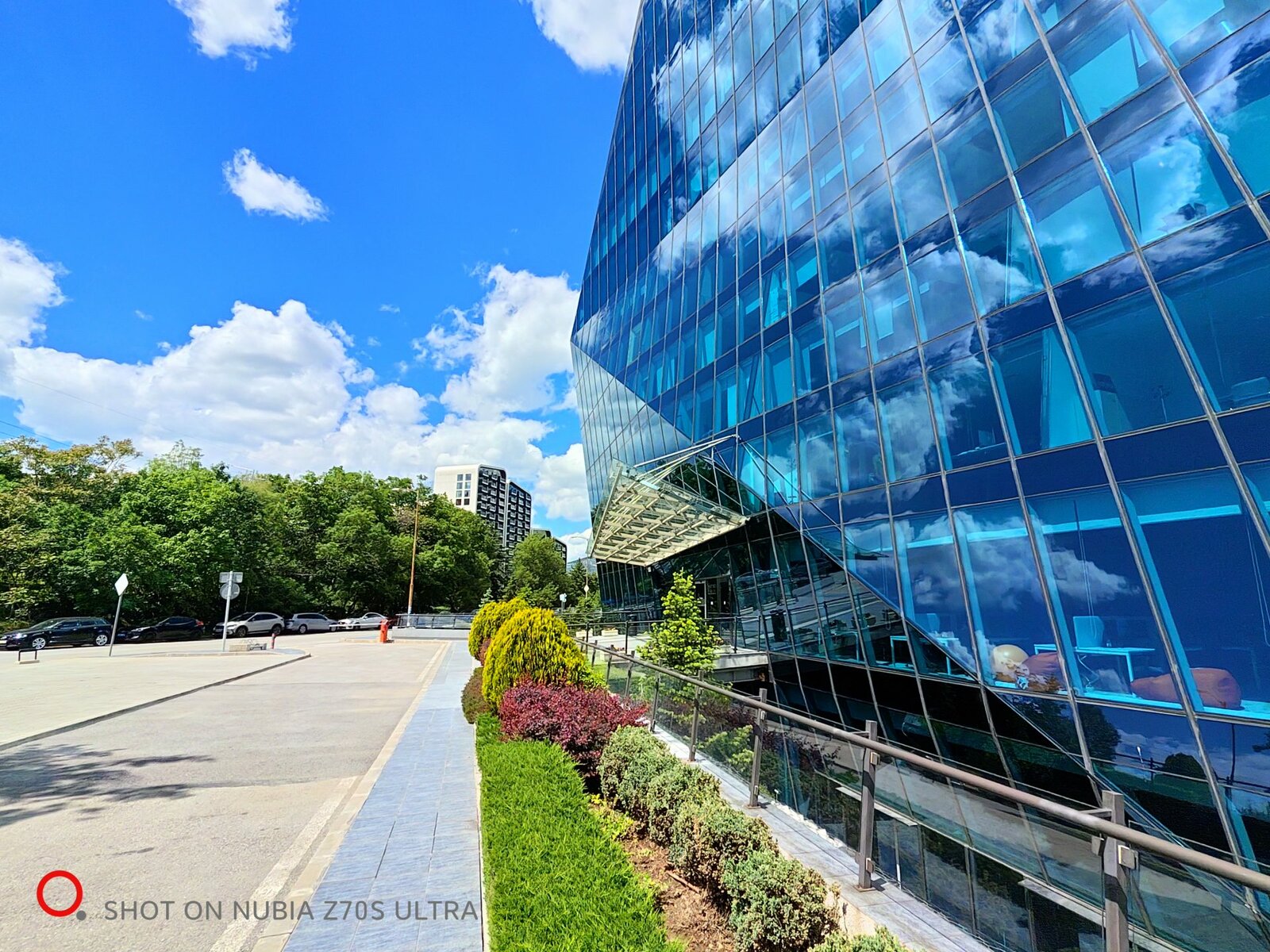 Nubia Z70S Ultra: обзор флагмана с улучшенной камерой картинка nubia Z70S Ultra