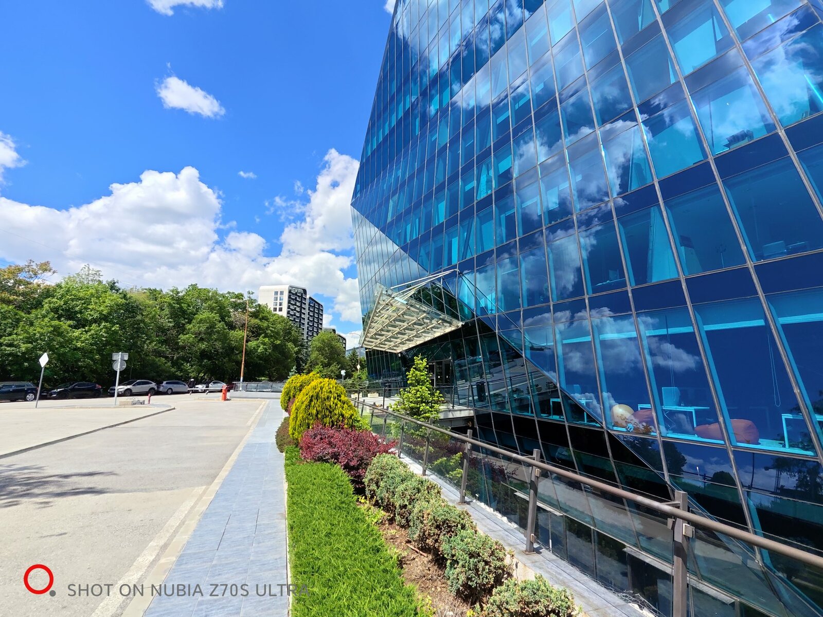 Nubia Z70S Ultra: обзор флагмана с улучшенной камерой картинка nubia Z70S Ultra