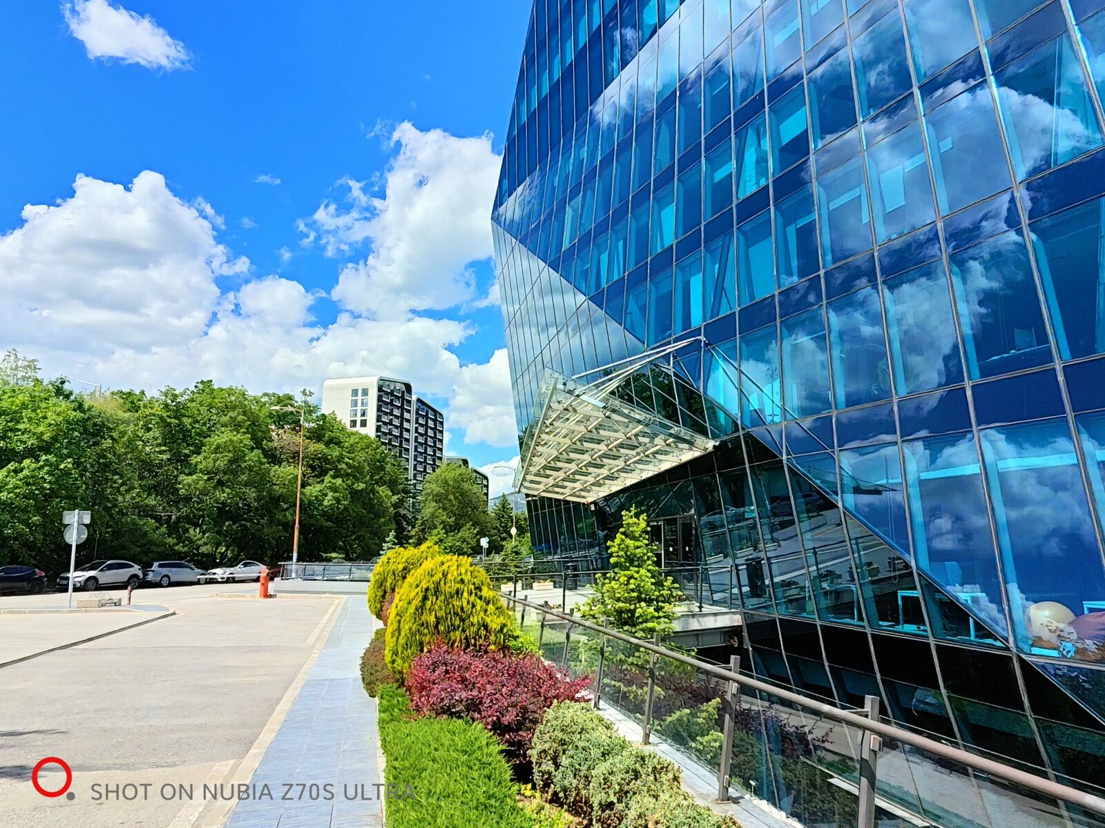 Nubia Z70S Ultra: обзор флагмана с улучшенной камерой картинка nubia Z70S Ultra