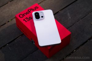 Обзор OnePlus 13s: достоит ли он звания «флагман»?