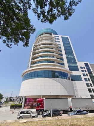 Обзор Poco F7: флагман по цене середнячка — это реальность? фото