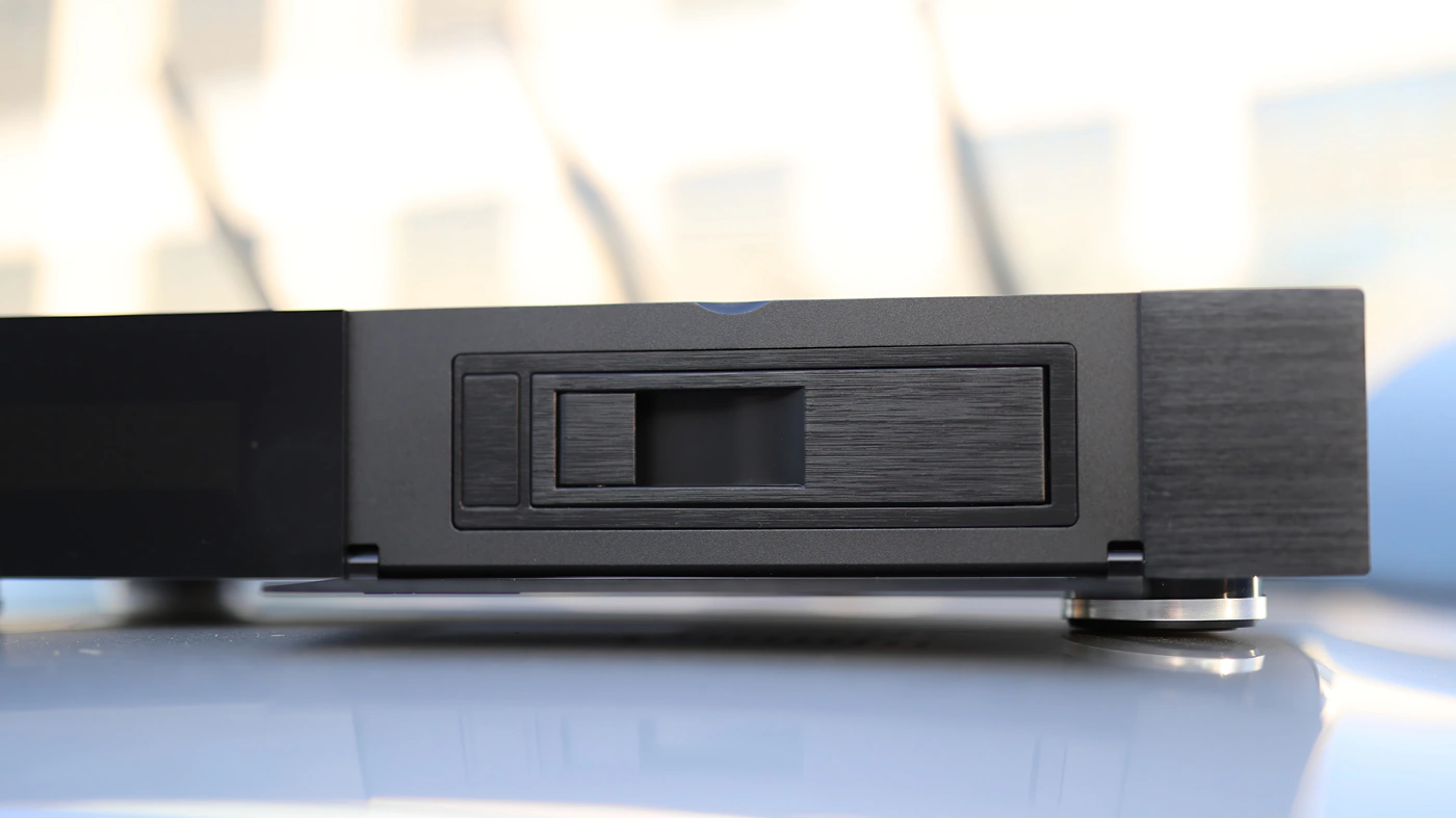 Обзор R_Volution PlayerOne 8K: максимальное качество видео HDR10+ картинка R_Volution PlayerOne 8K