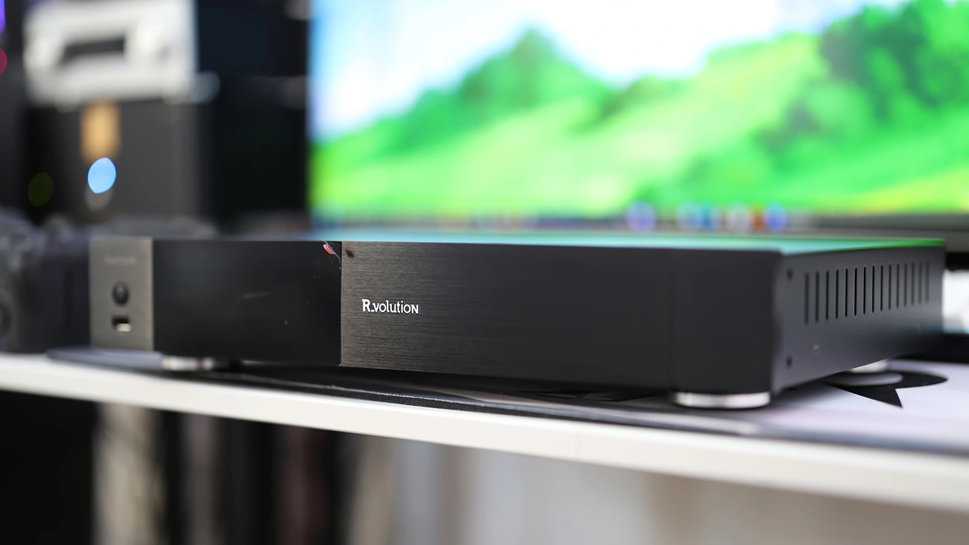 384945Обзор R_Volution PlayerOne 8K: максимальное качество видео HDR10+