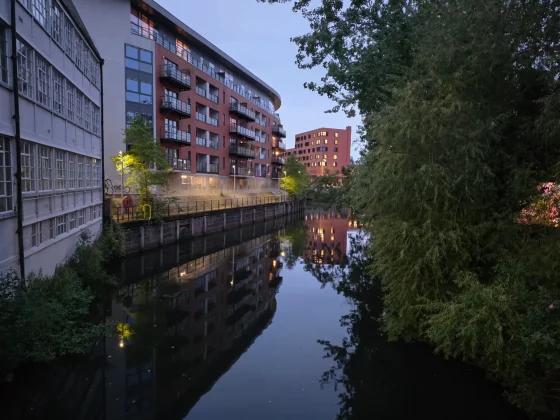 Стоит ли покупать Galaxy S25 Edge: мнение эксперта фото