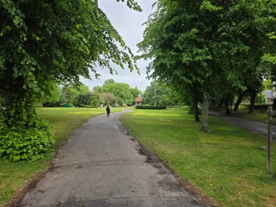 Стоит ли покупать Galaxy S25 Edge: мнение эксперта фото