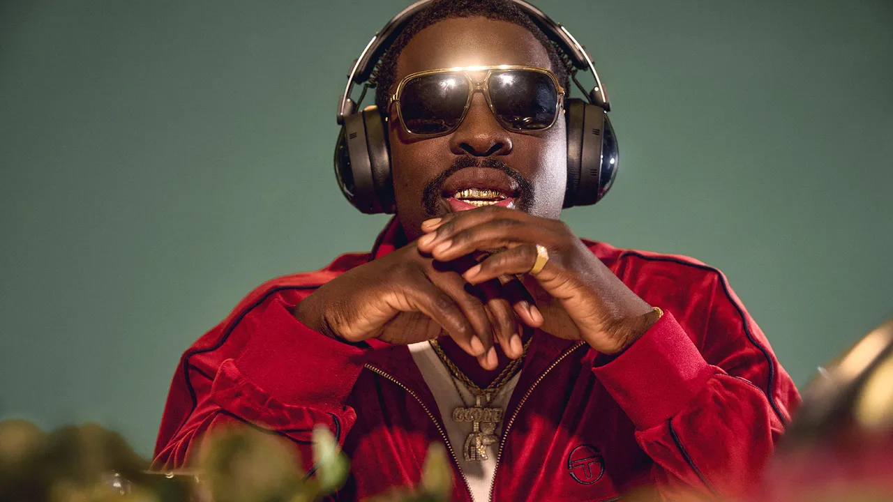 370709Skullcandy Aviator 900 ANC: премиум-наушники с ретро-стилем