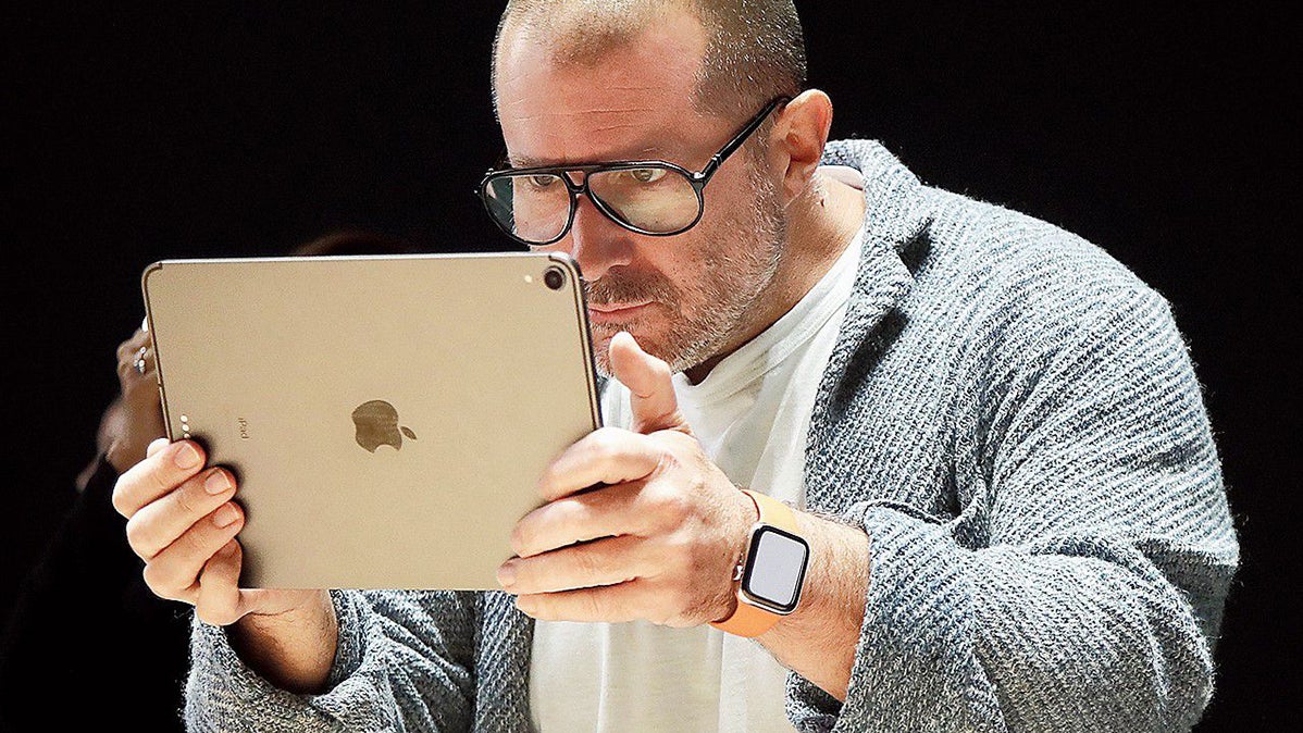 385915Тоньше – не значит лучше: как Apple и Samsung уродуют смартфоны в погоне за модой