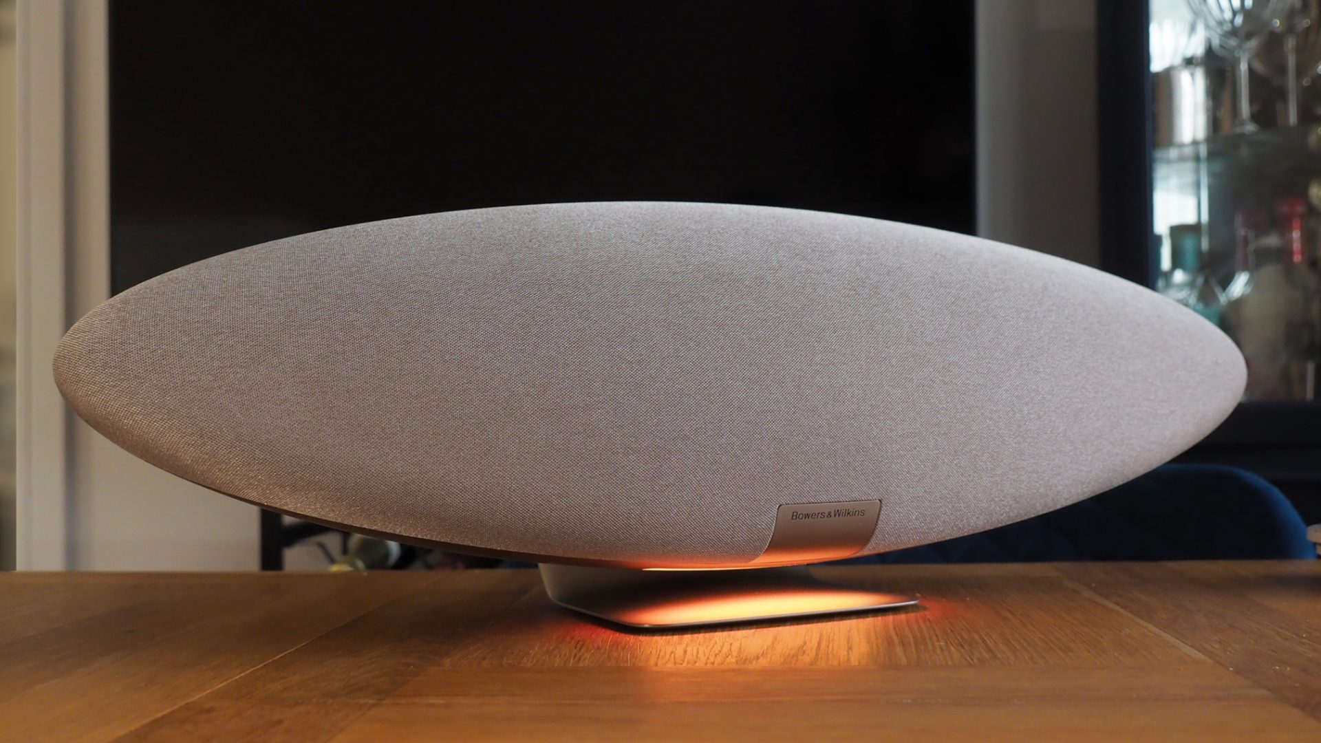 Последняя модель Zeppelin Pro от Bowers & Wilkins — это мечта для домашнего кинотеатра