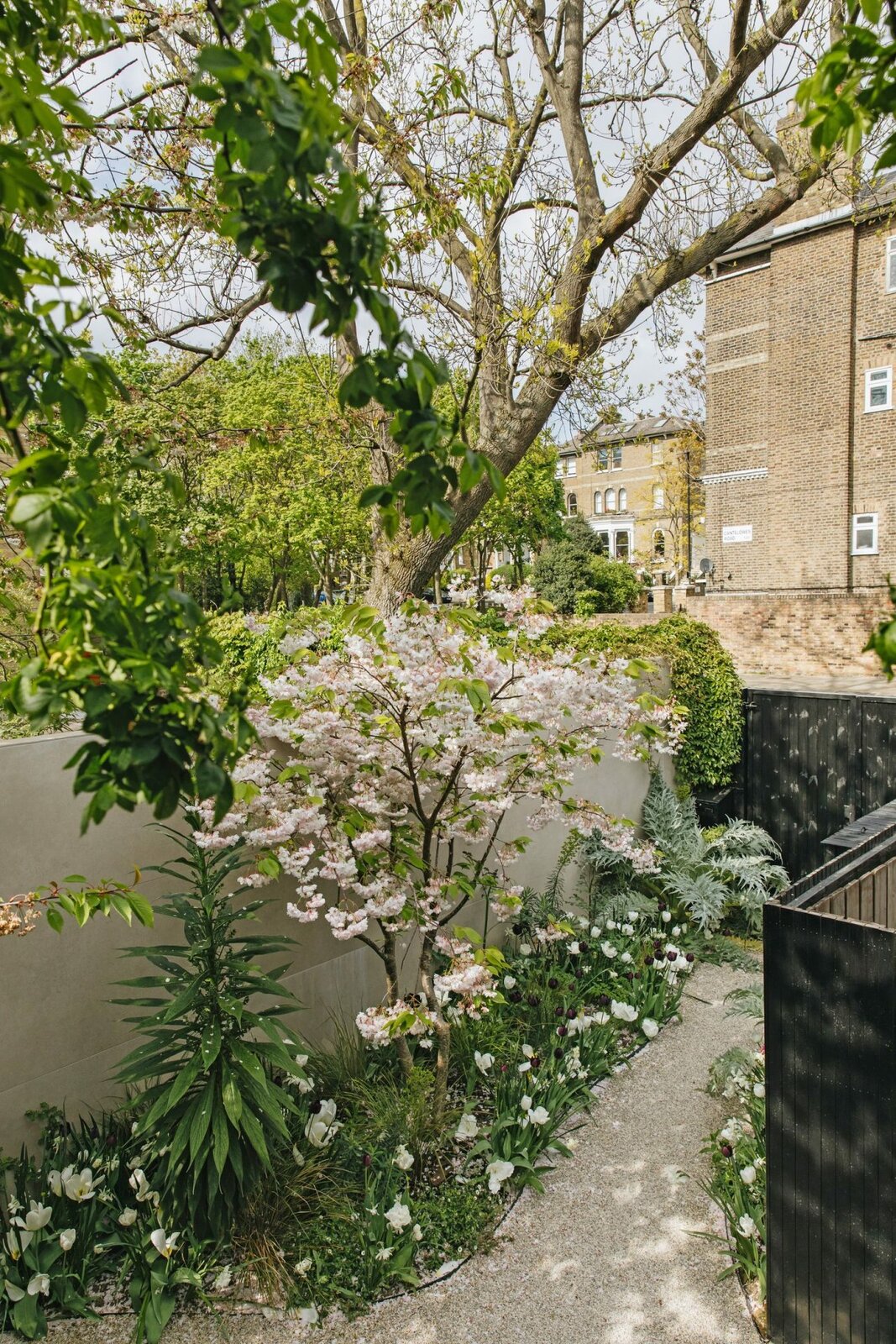 Как сделать маленький сад визуально больше