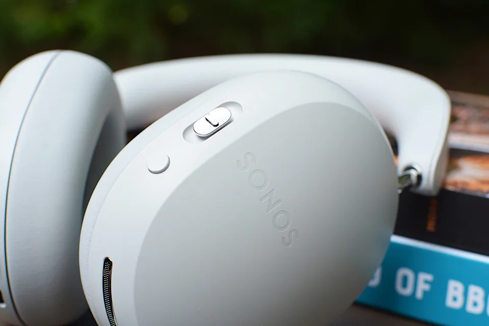 Год спустя Sonos Ace наконец-то раскрывает свой потенциал