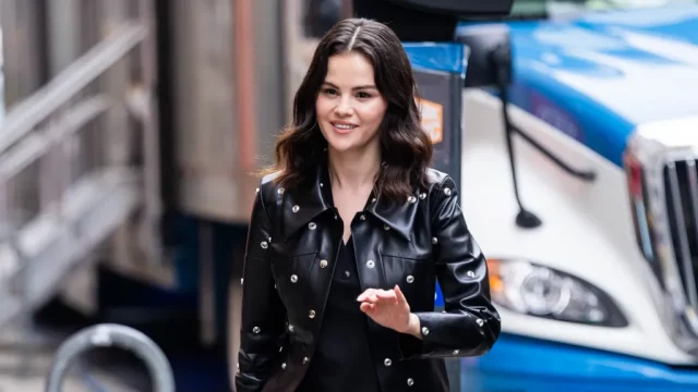 Маникюр Селены Гомес