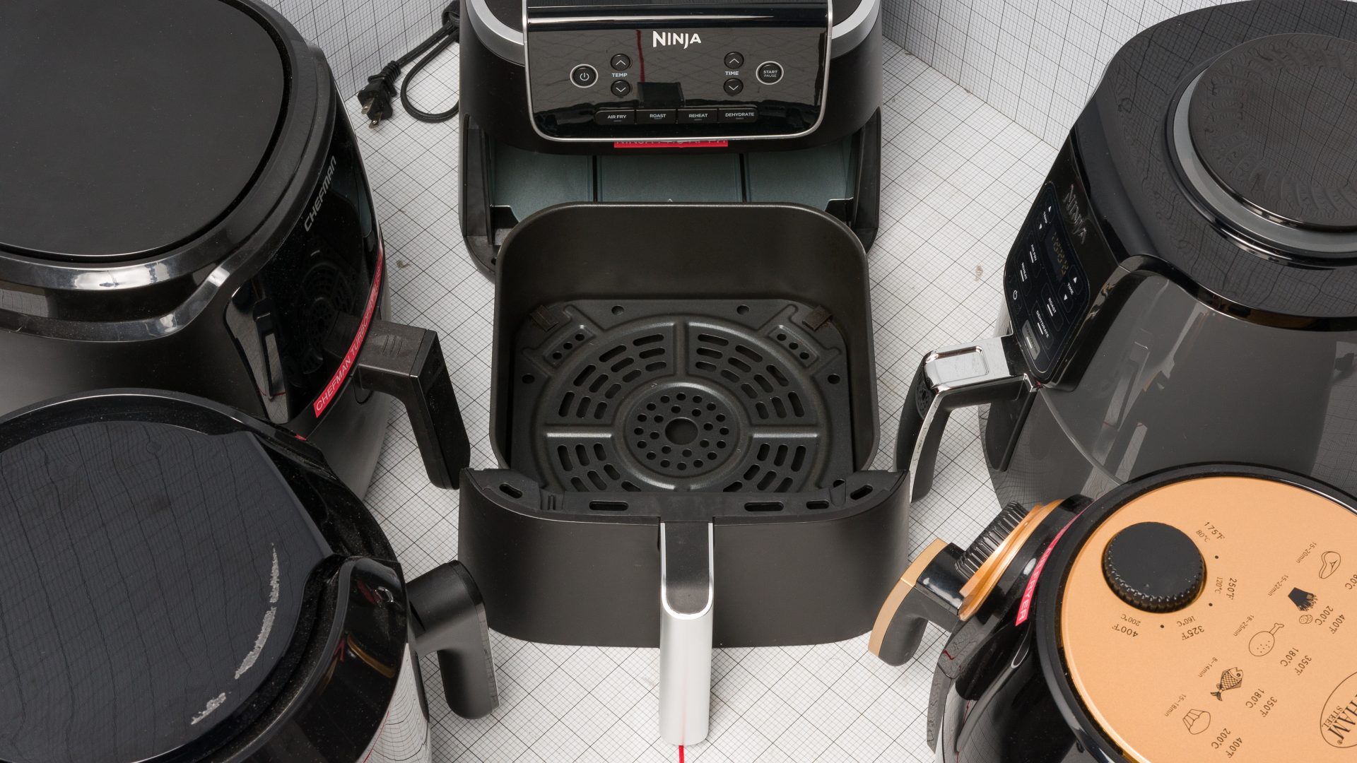 Как выбрать аэрофритюрницу на 4 литра? Советы