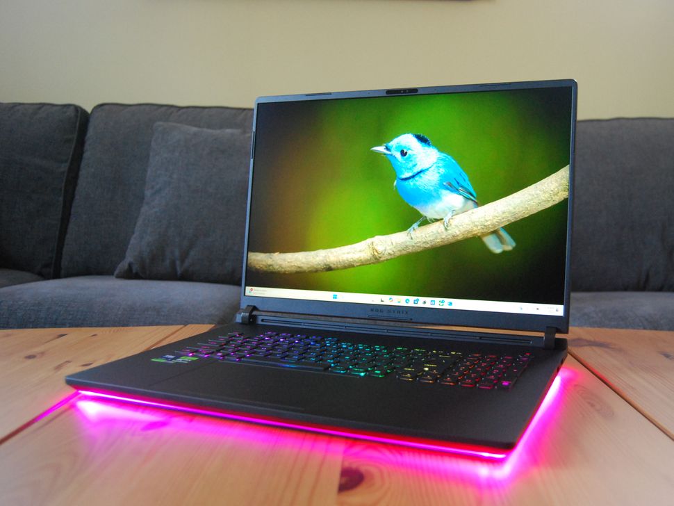 ASUS ROG Strix Scar 18 (2025)-2