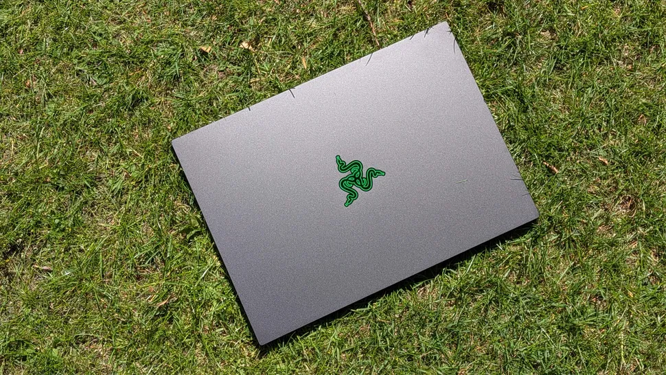 Razer Blade 14 (2025)-2