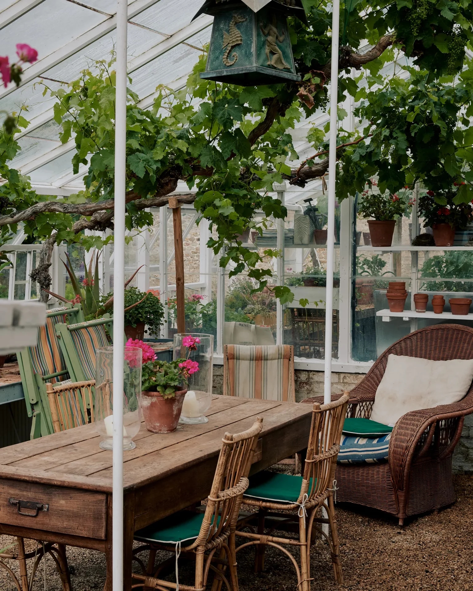 Оформление теплицы – стильные и практичные идеи-13