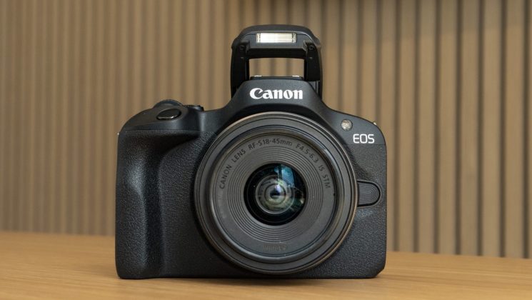 Canon EOS R100