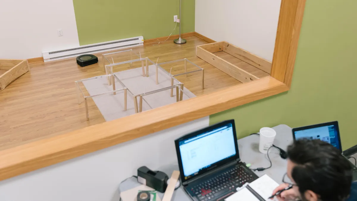 Лучшие пылесосы для паркета-7