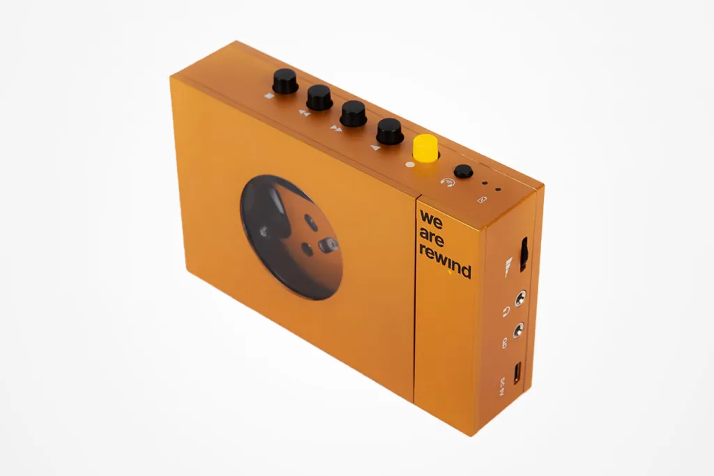 Кассетные магнитофоны: ностальгия или новый тренд? картинка We Are Rewind Portable Cassette Player