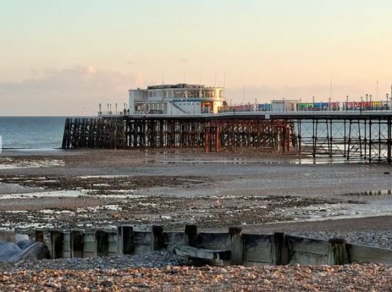 Обзор Samsung Galaxy A56: похудел и стал умнее фото