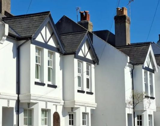 Обзор Samsung Galaxy A56: похудел и стал умнее фото