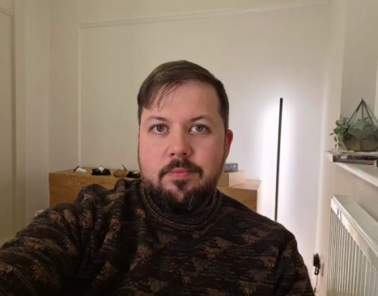 Обзор Samsung Galaxy A56: похудел и стал умнее фото