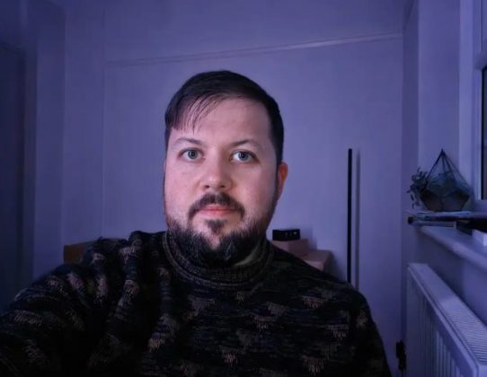 Обзор Samsung Galaxy A56: похудел и стал умнее фото