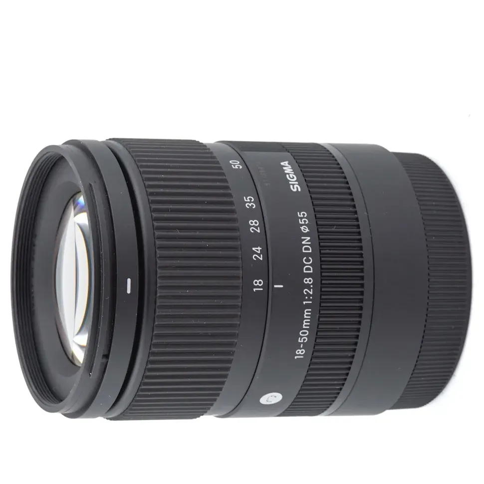 Sigma 18-50mm f/2.8 DC DN Contemporary