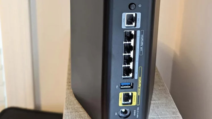 Netgear Nighthawk RS700S-4